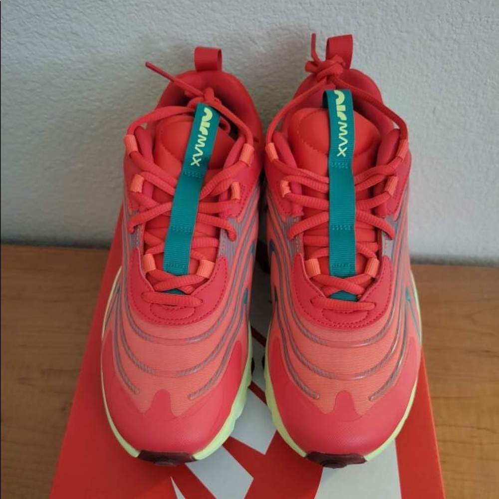 Nike Air Max 270 React ENG (GS) size  5